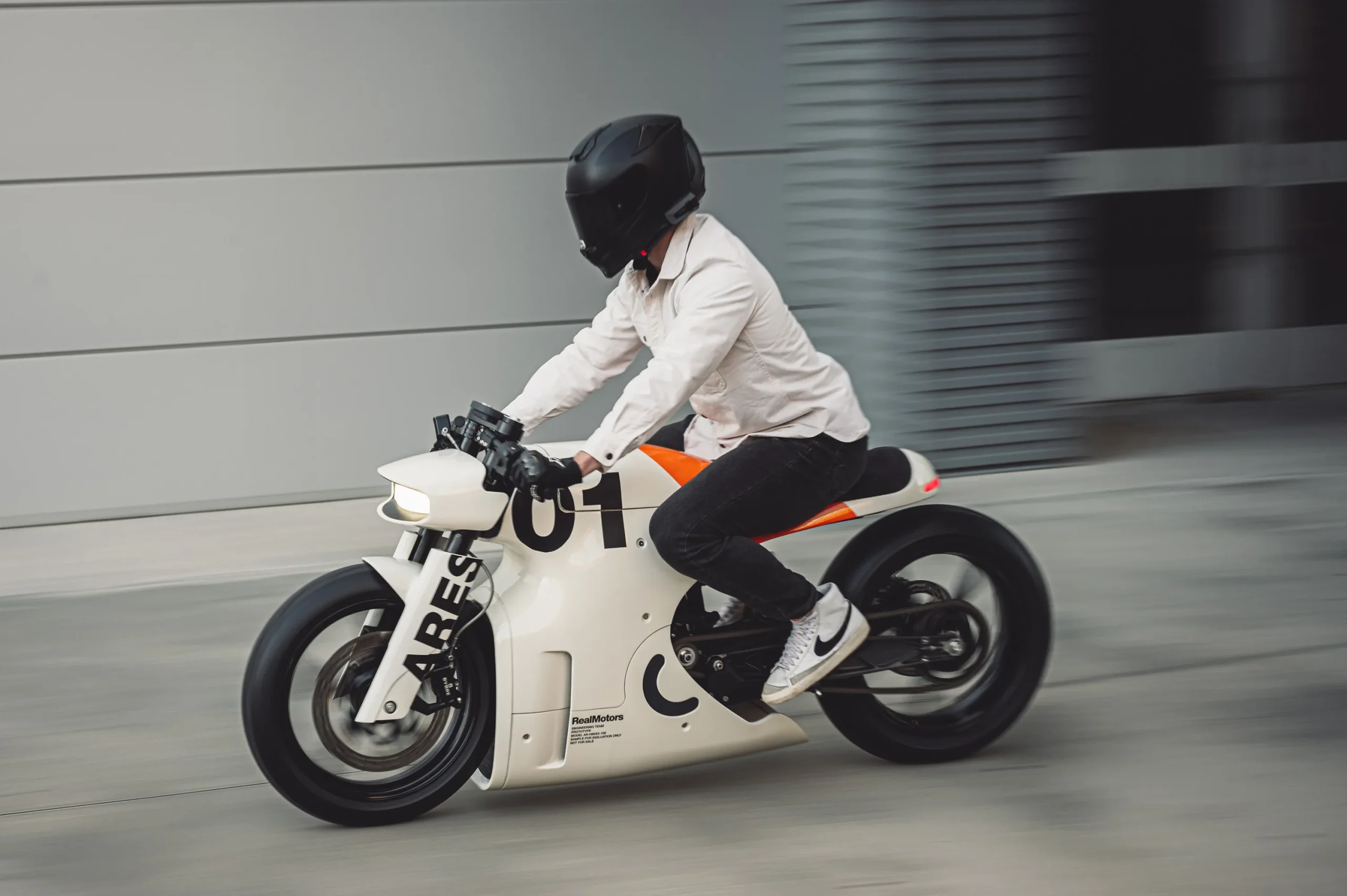 Real Motors’ Project ARES: A Fusion of Retro Aesthetics and Electric Innovation